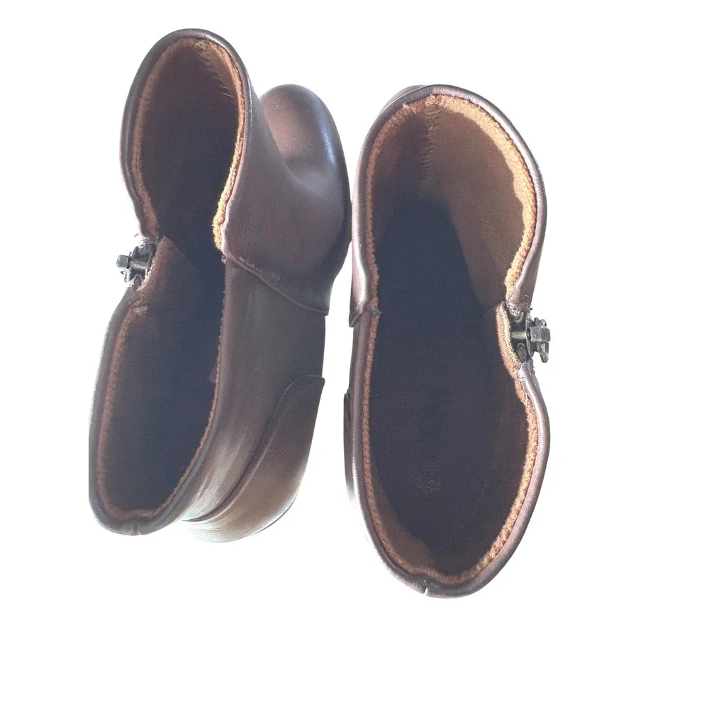KORKS Hattie‎ Brown Vegan Leather Western Booties. NWOT 8.5
